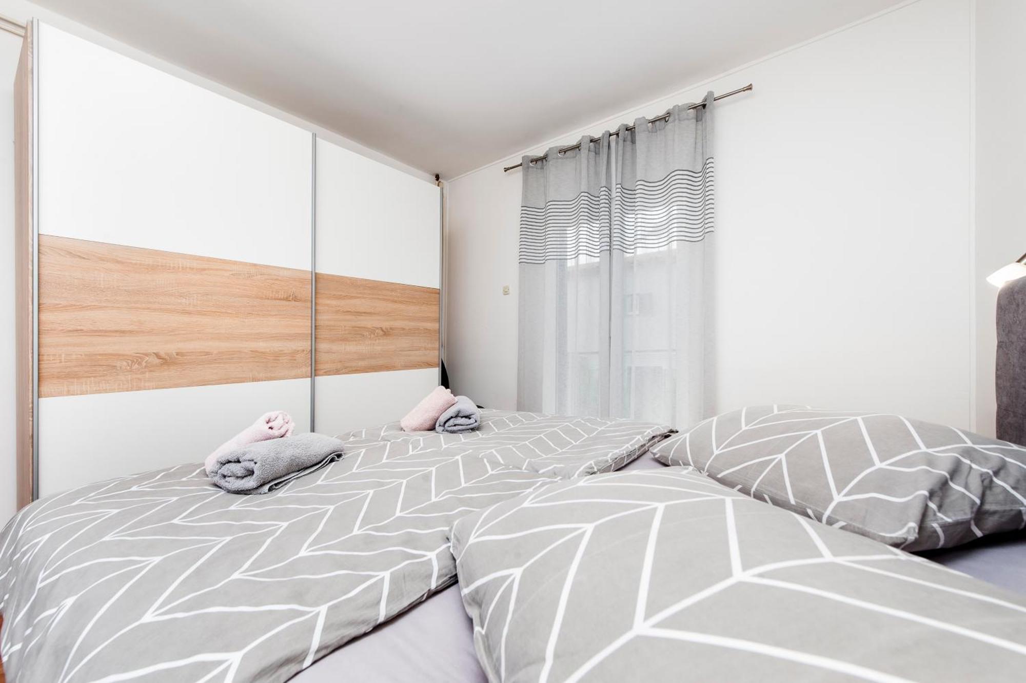 Apartmani Sara-Andrea 로비니 외부 사진