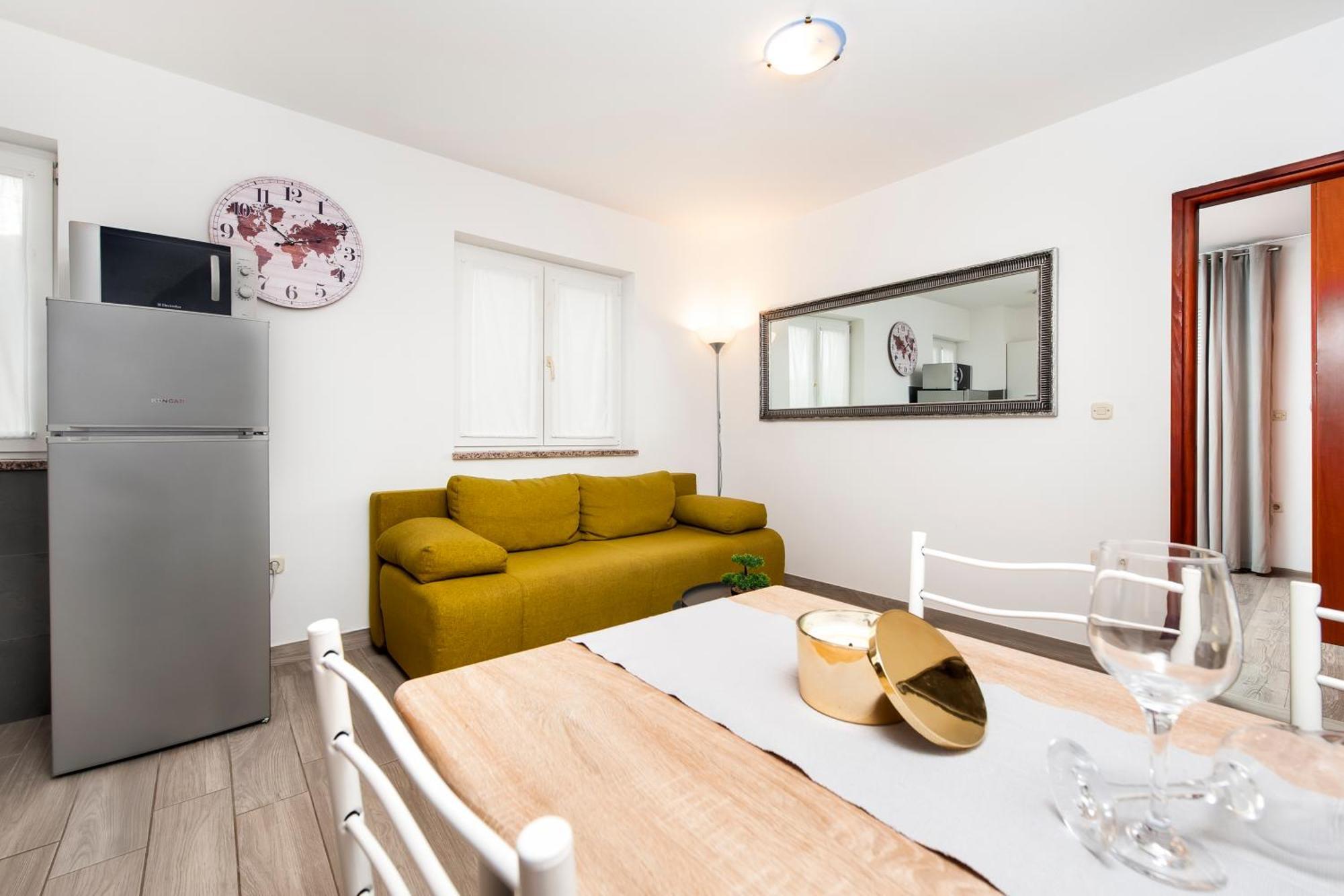 Apartmani Sara-Andrea 로비니 외부 사진