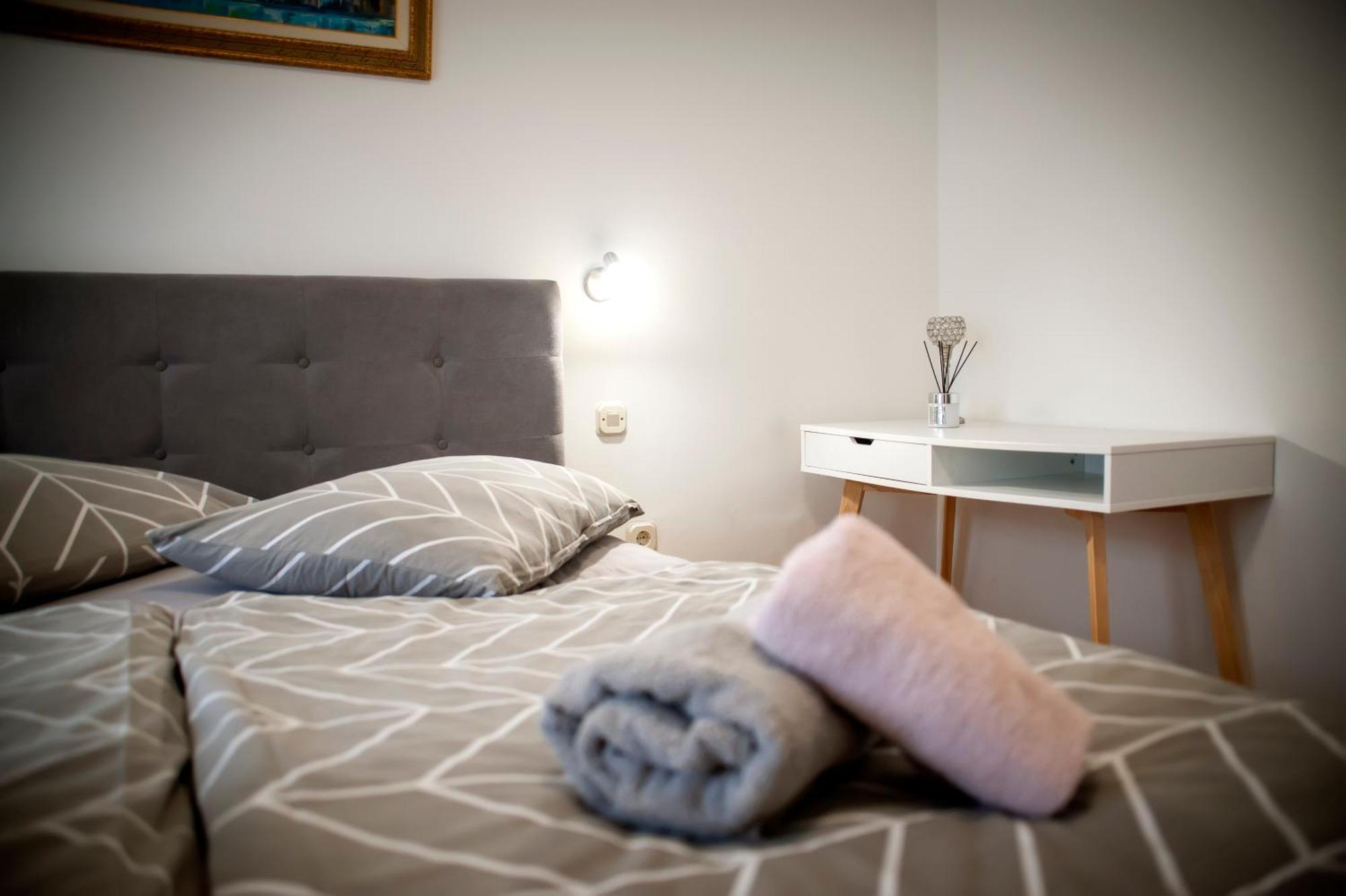 Apartmani Sara-Andrea 로비니 외부 사진
